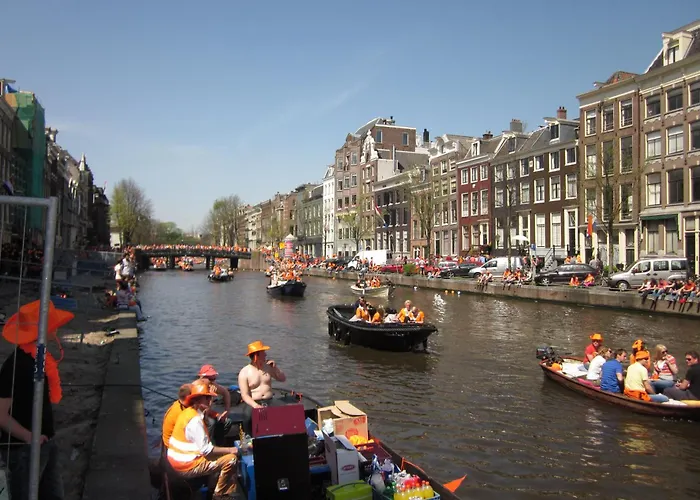 Amsterdam Hostel Uptown